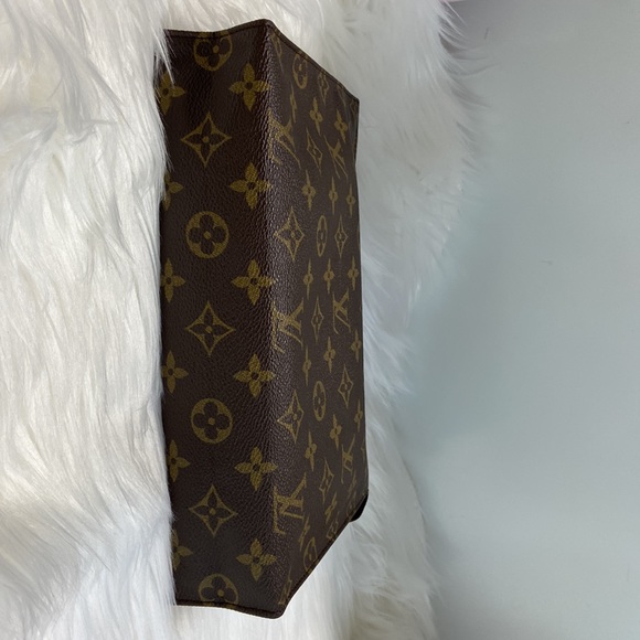 Louis Vuitton Monogram Toiletry Pouch 26 - Picture 5 of 9